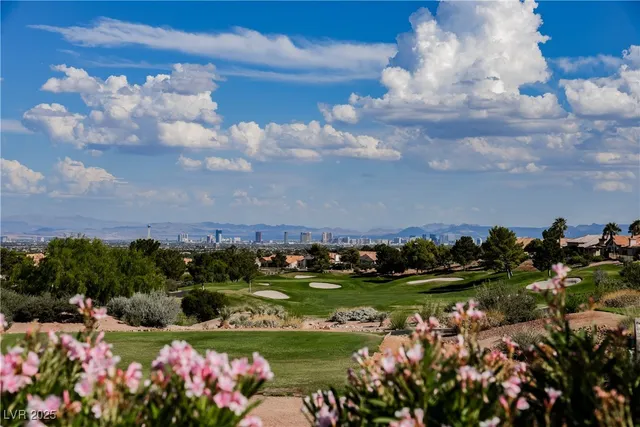 $2,995 | 2548 Tumble Brook Drive, Las Vegas, NV 89134