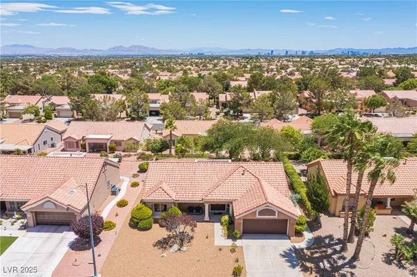 $2,995 | 2548 Tumble Brook Drive, Las Vegas, NV 89134