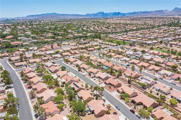 $2,995 | 2548 Tumble Brook Drive, Las Vegas, NV 89134