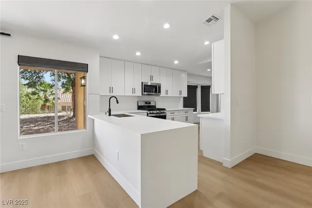 $2,995 | 2548 Tumble Brook Drive, Las Vegas, NV 89134