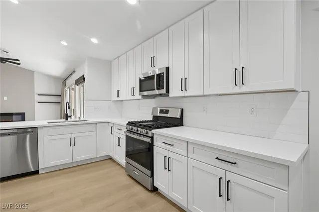 $2,995 | 2548 Tumble Brook Drive, Las Vegas, NV 89134