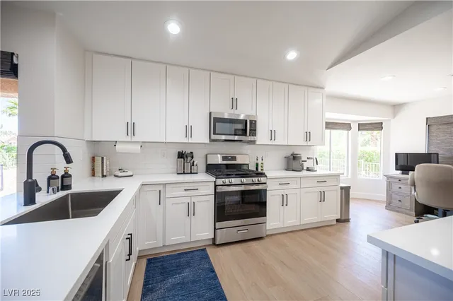 $2,995 | 2548 Tumble Brook Drive, Las Vegas, NV 89134