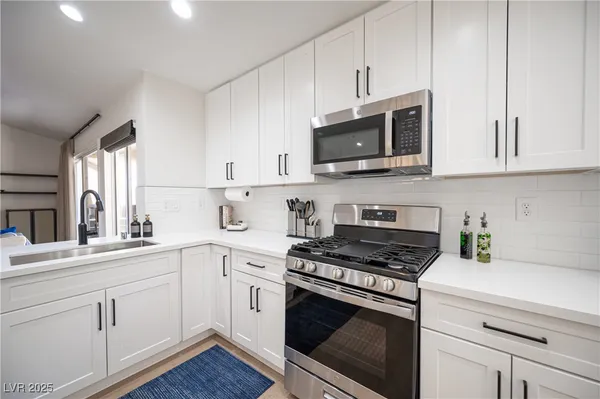 $2,995 | 2548 Tumble Brook Drive, Las Vegas, NV 89134