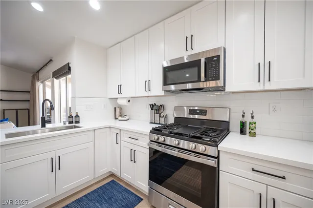 $2,995 | 2548 Tumble Brook Drive, Las Vegas, NV 89134