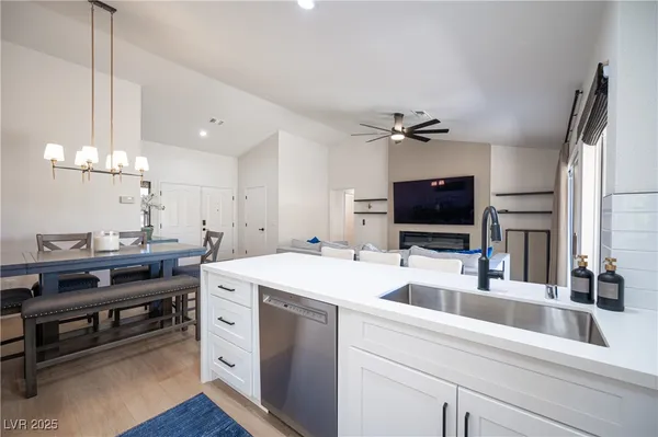 $2,995 | 2548 Tumble Brook Drive, Las Vegas, NV 89134