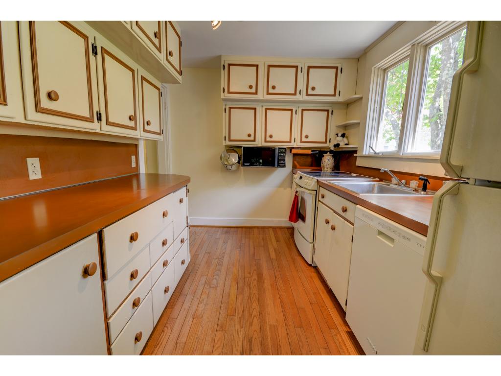 25 Meadow Road Durham, NH 03824 - Photo 8 of 36