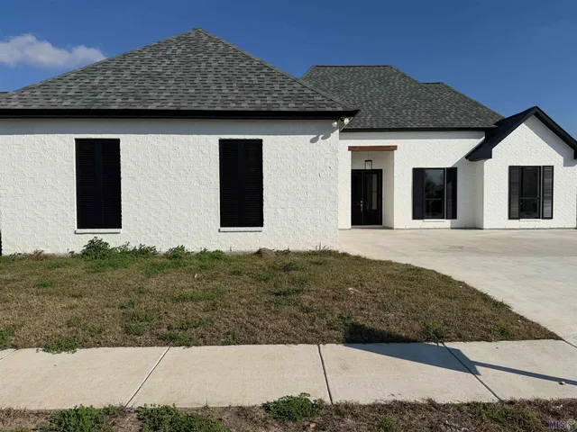 $580,700 | 7812 Cutt Pointe Drive, Ventress, LA 70783