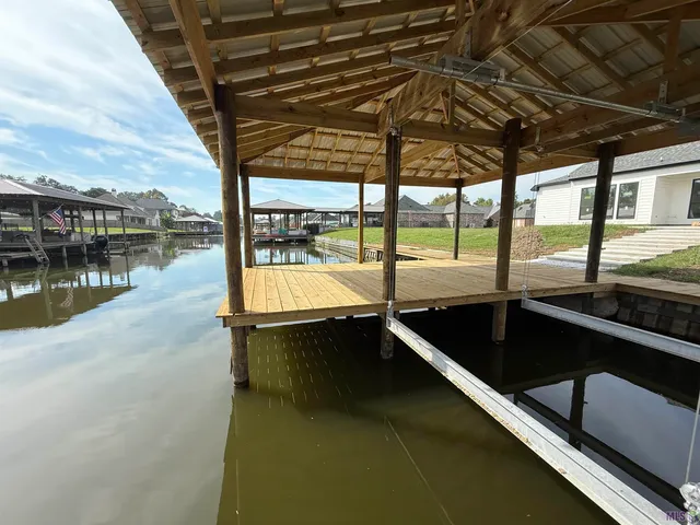 $580,700 | 7812 Cutt Pointe Drive, Ventress, LA 70783