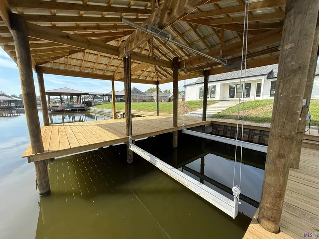 $580,700 | 7812 Cutt Pointe Drive, Ventress, LA 70783