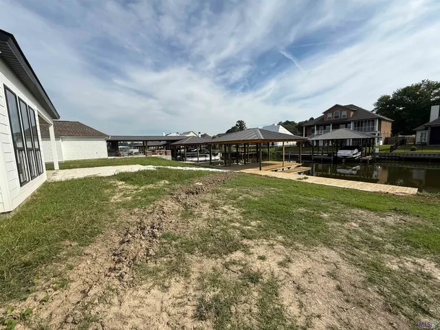 $580,700 | 7812 Cutt Pointe Drive, Ventress, LA 70783