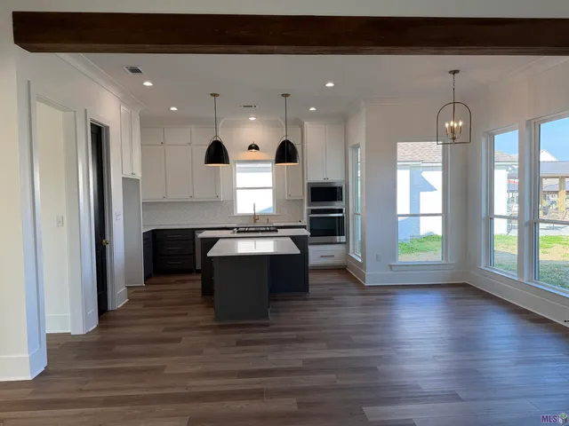 $580,700 | 7812 Cutt Pointe Drive, Ventress, LA 70783