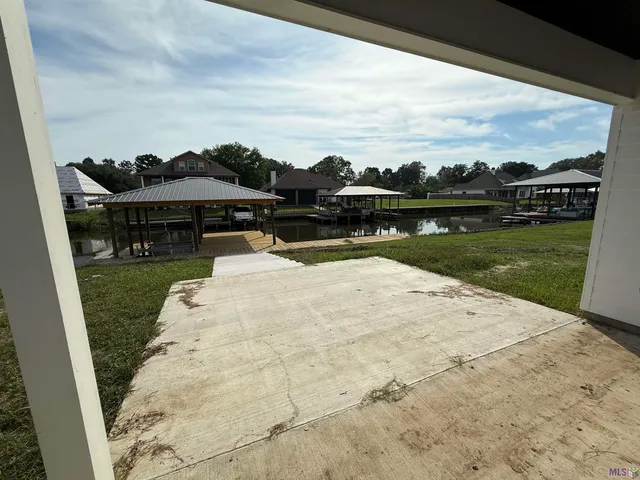 $580,700 | 7812 Cutt Pointe Drive, Ventress, LA 70783