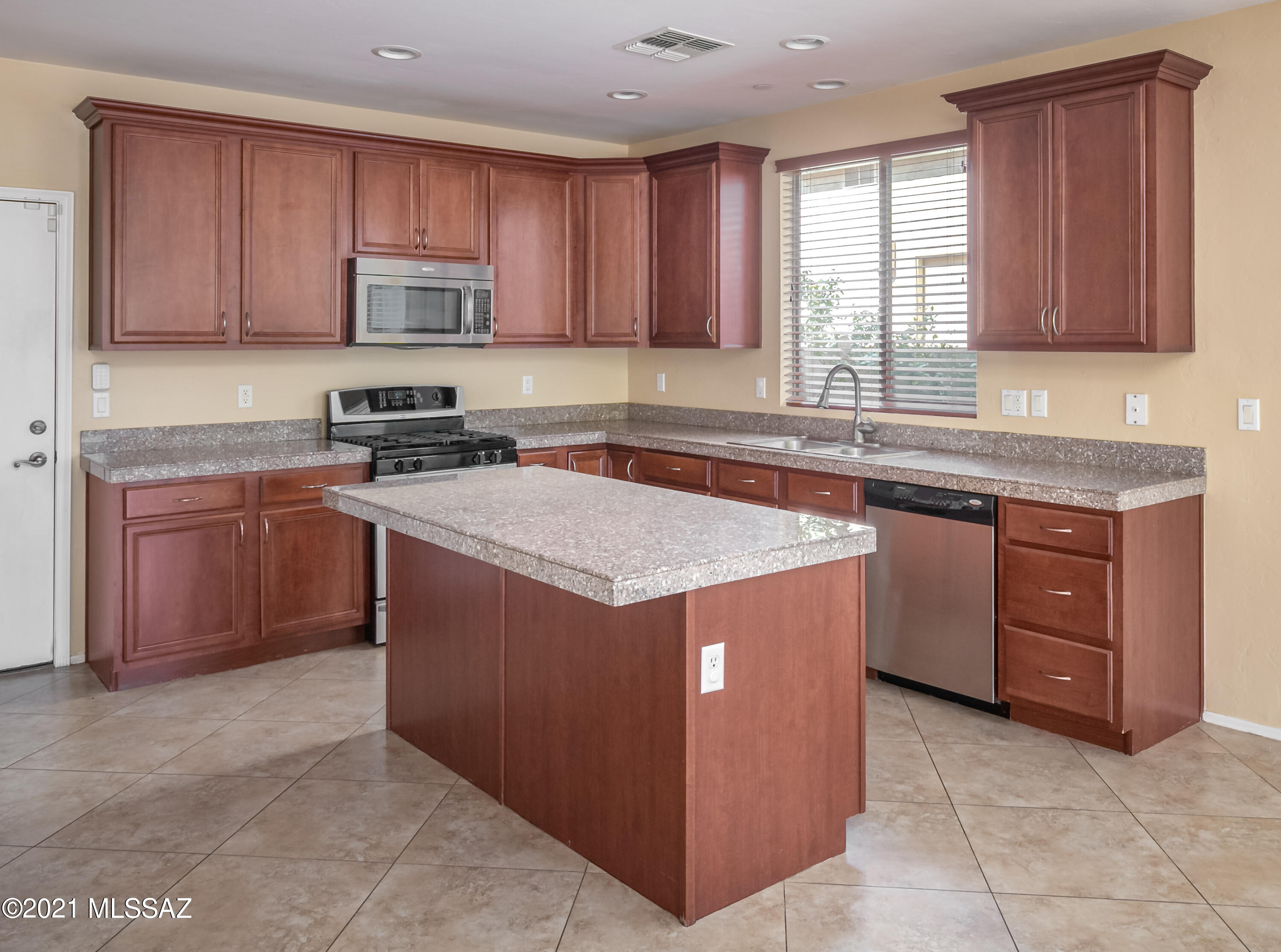 1197 West Rodriguez Road Tucson, AZ 85755 - Photo 3 of 30