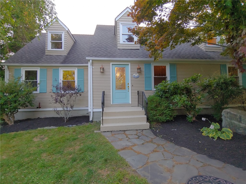 609 East Shore Road Jamestown, RI 02835 - Photo 3 of 32