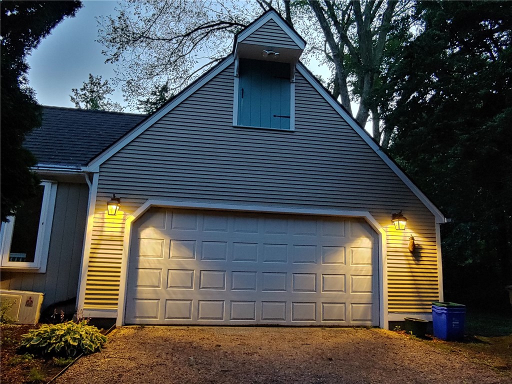 609 East Shore Road Jamestown, RI 02835 - Photo 4 of 32