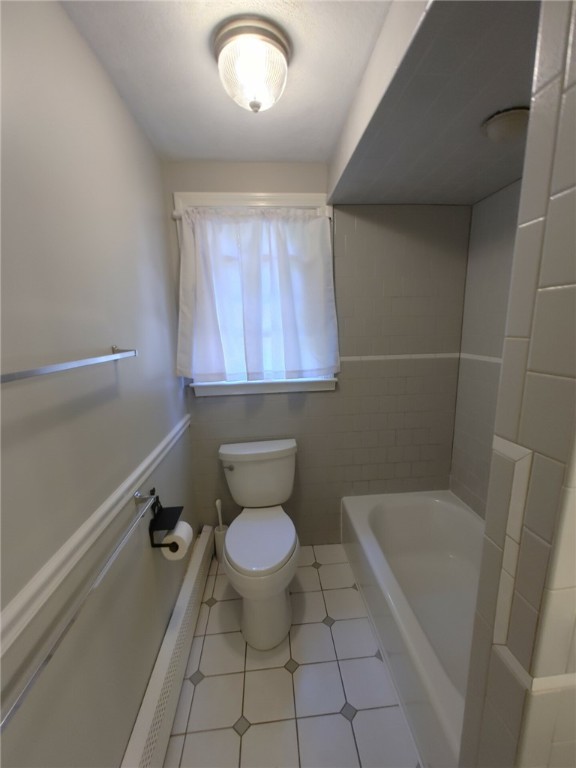 609 East Shore Road Jamestown, RI 02835 - Photo 8 of 32