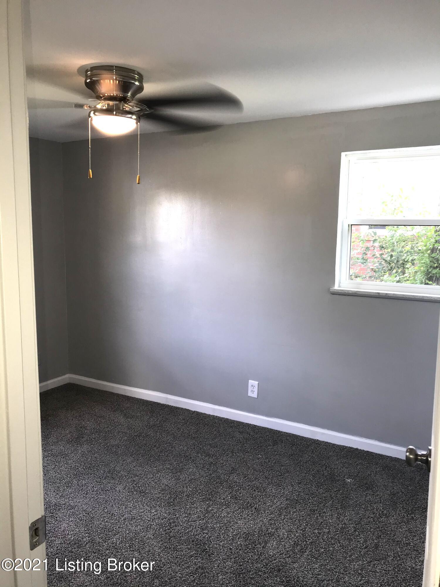 5108 Red Fern Road Louisville, KY 40218 - Photo 15 of 34 7318F8AB-C1C1-4169-857B-8DF8DA79C6A1