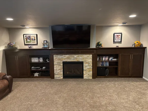 $625,000 | 219 6th Street East, Horace, ND 58047