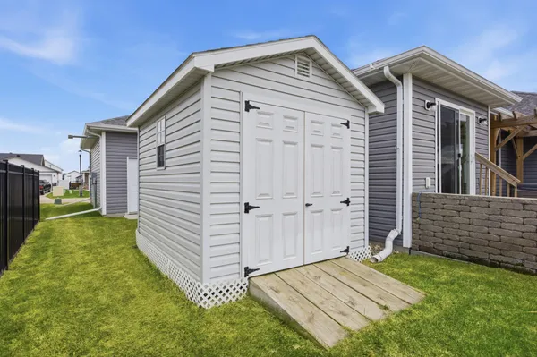 $625,000 | 219 6th Street East, Horace, ND 58047