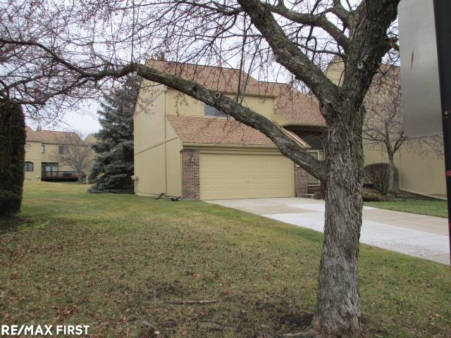 2164 Rochelle Park Drive, Unit 105/R Rochester Hills, MI 48309 - Photo 2 of 24