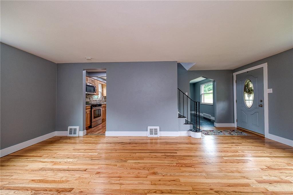1015 McNeilly Road Pittsburgh, PA 15226 - Photo 6 of 29 a view of empty room with window and bathroom