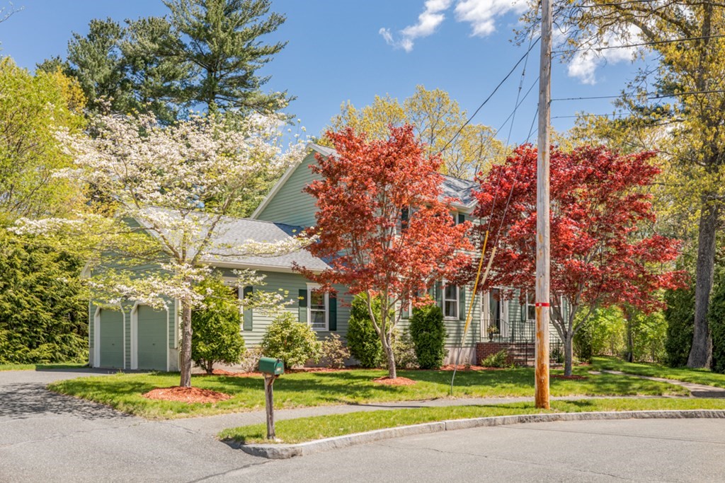 35 Parsons Lane Reading, MA 01867 - Photo 2 of 30