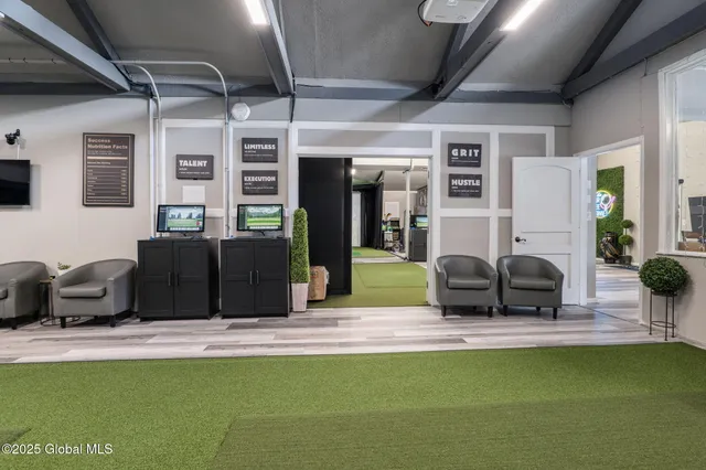 $699,900 | 5180 Western Turnpike, Guilderland, NY 12009