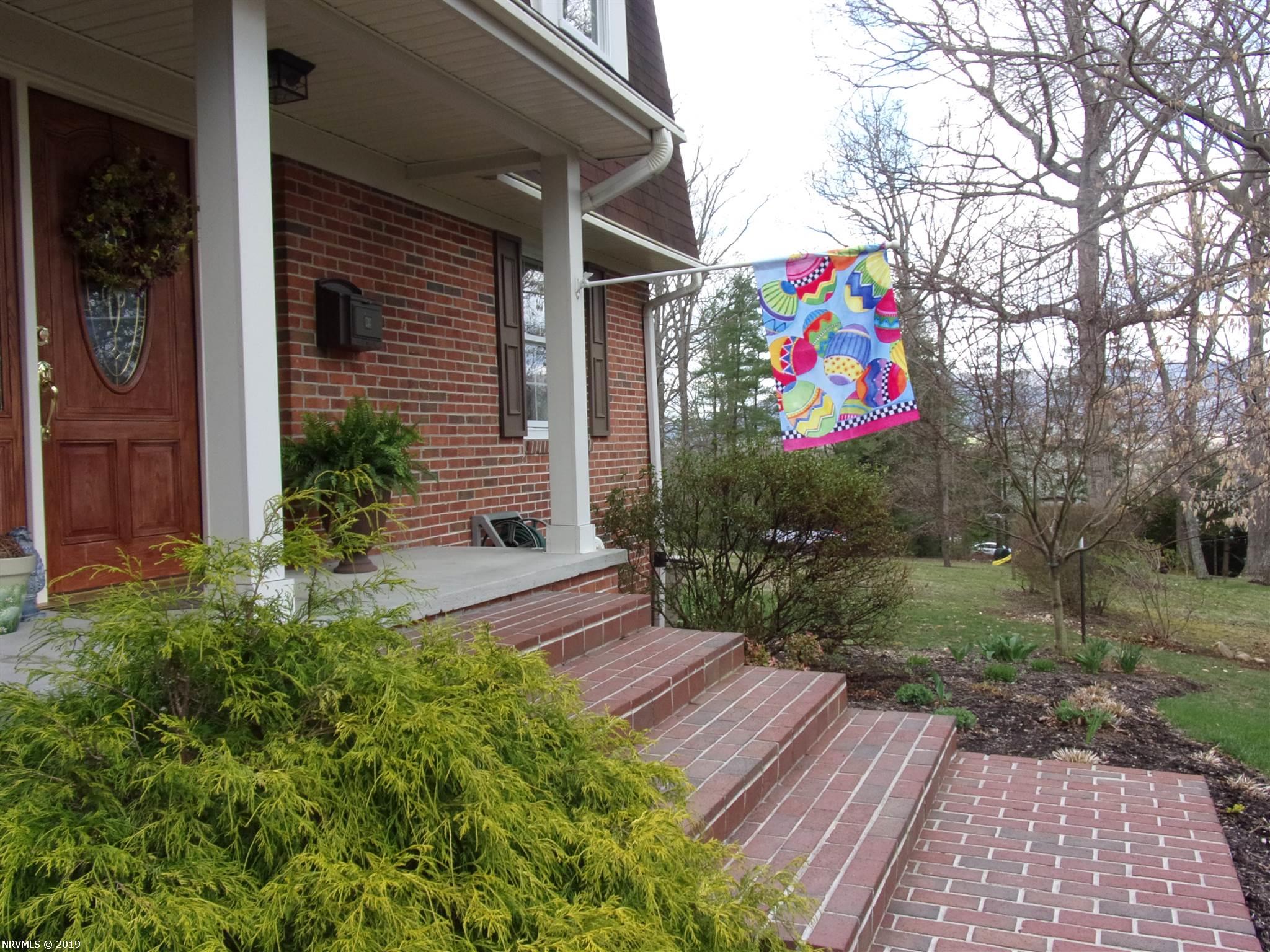 804 Fort Branch Road Pearisburg, VA 24134 - Photo 2 of 104 Gallery Image 2