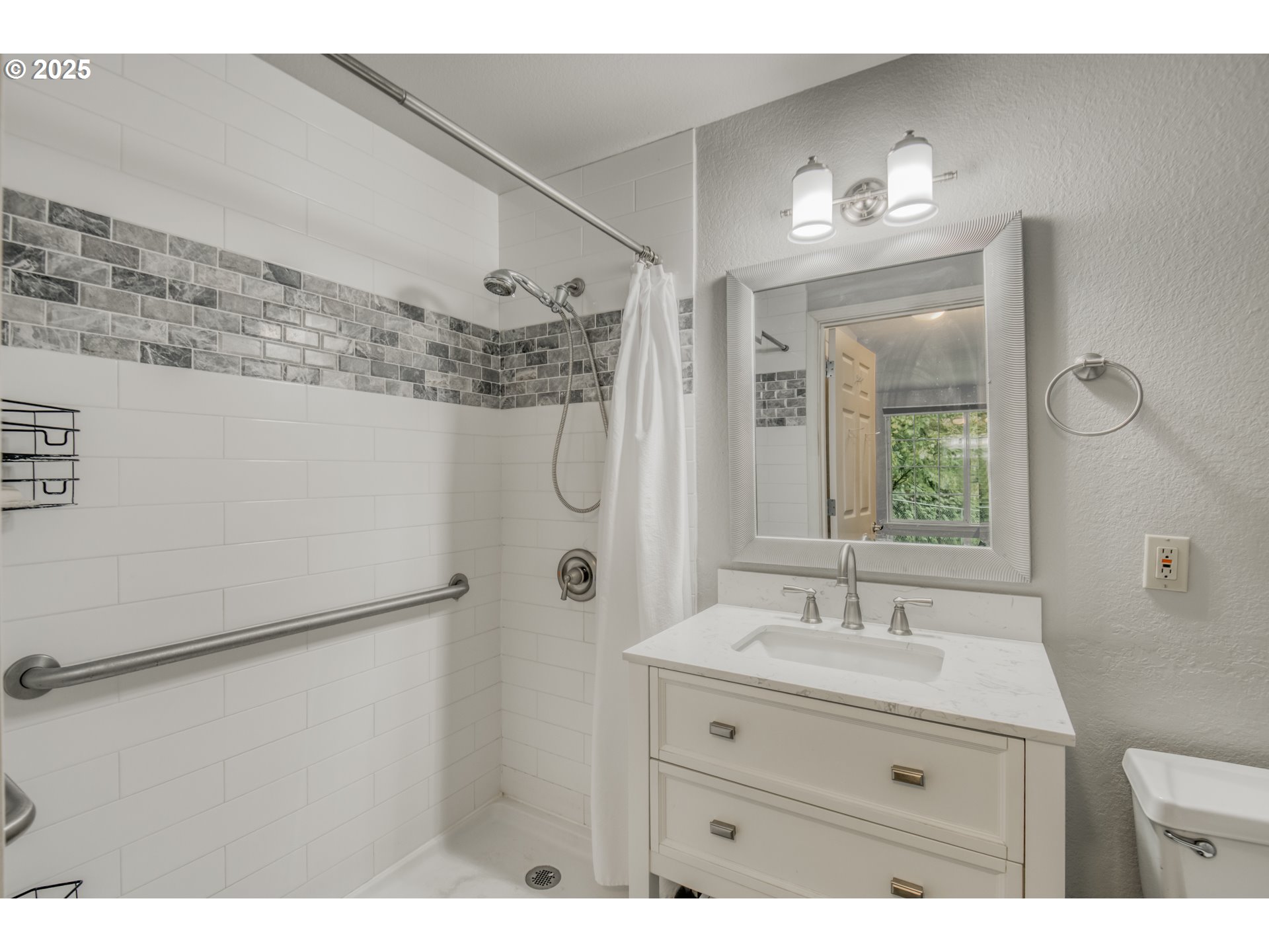 17580 Northwest Springville Road, Unit G5 Portland, OR 97229 - Photo 21 of 31 Gallery Image 21