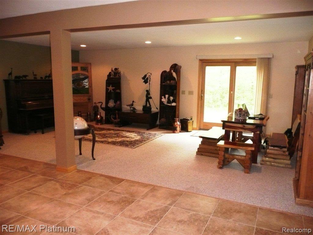 5272 Golf Club Road Howell, MI 48843 - Photo 9 of 22 Family Rm/Den