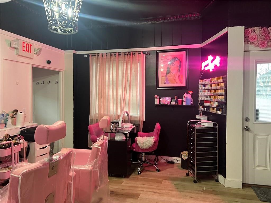 692 East Avenue Warwick, RI 02886 - Photo 13 of 16