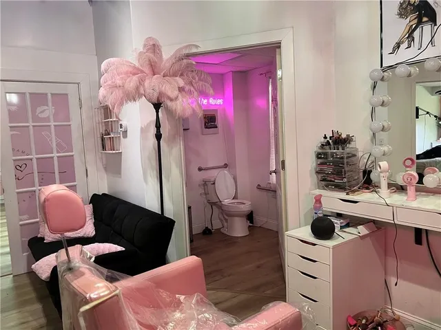 $2,300 | 692 East Avenue, Warwick, RI 02886