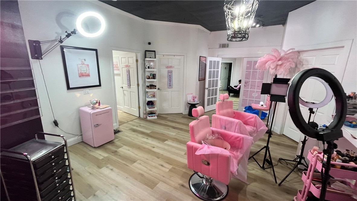 692 East Avenue Warwick, RI 02886 - Photo 10 of 16