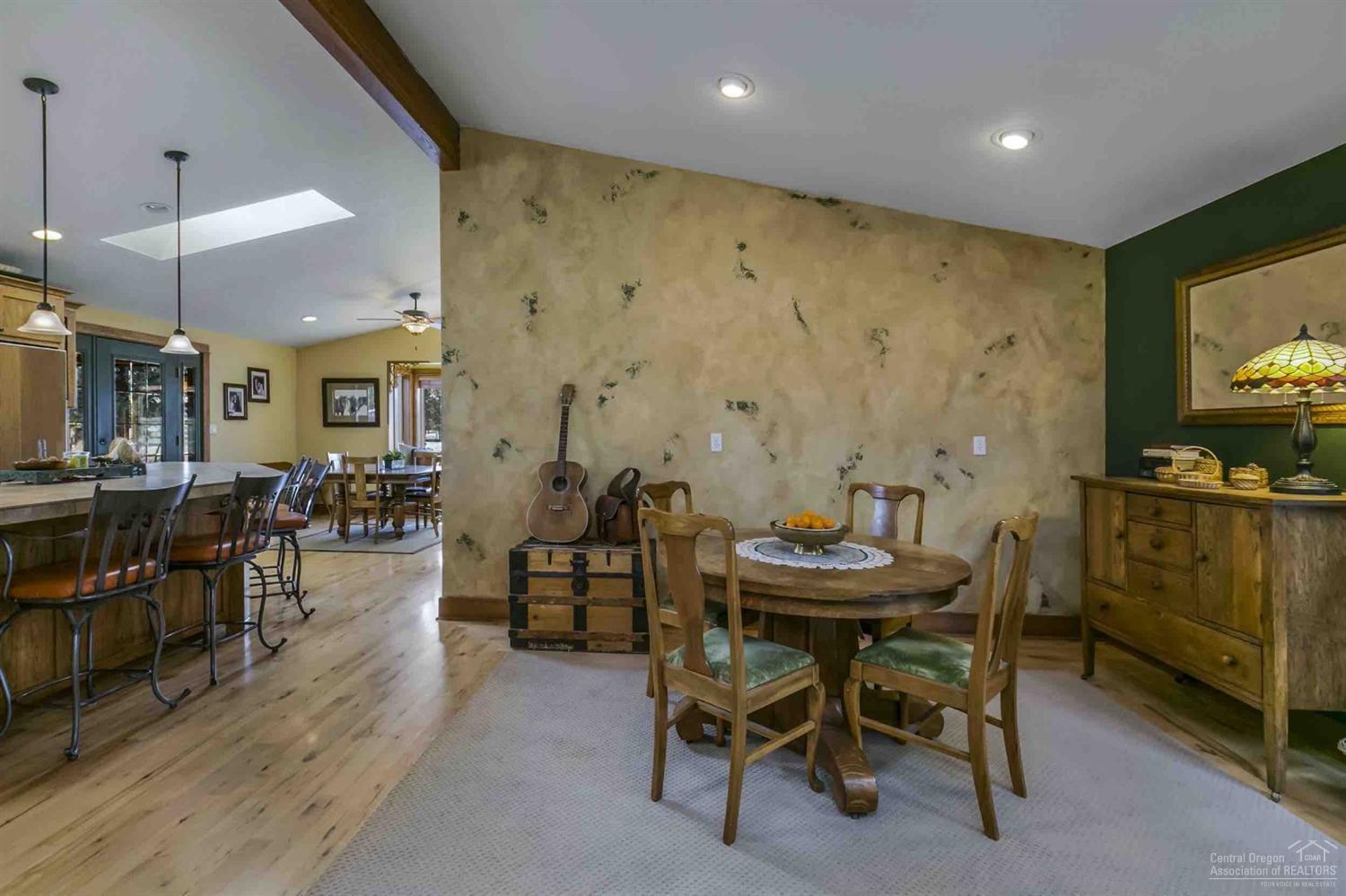 62655 County Line Road Bend, OR 97701 - Photo 11 of 25 Gallery Image 11