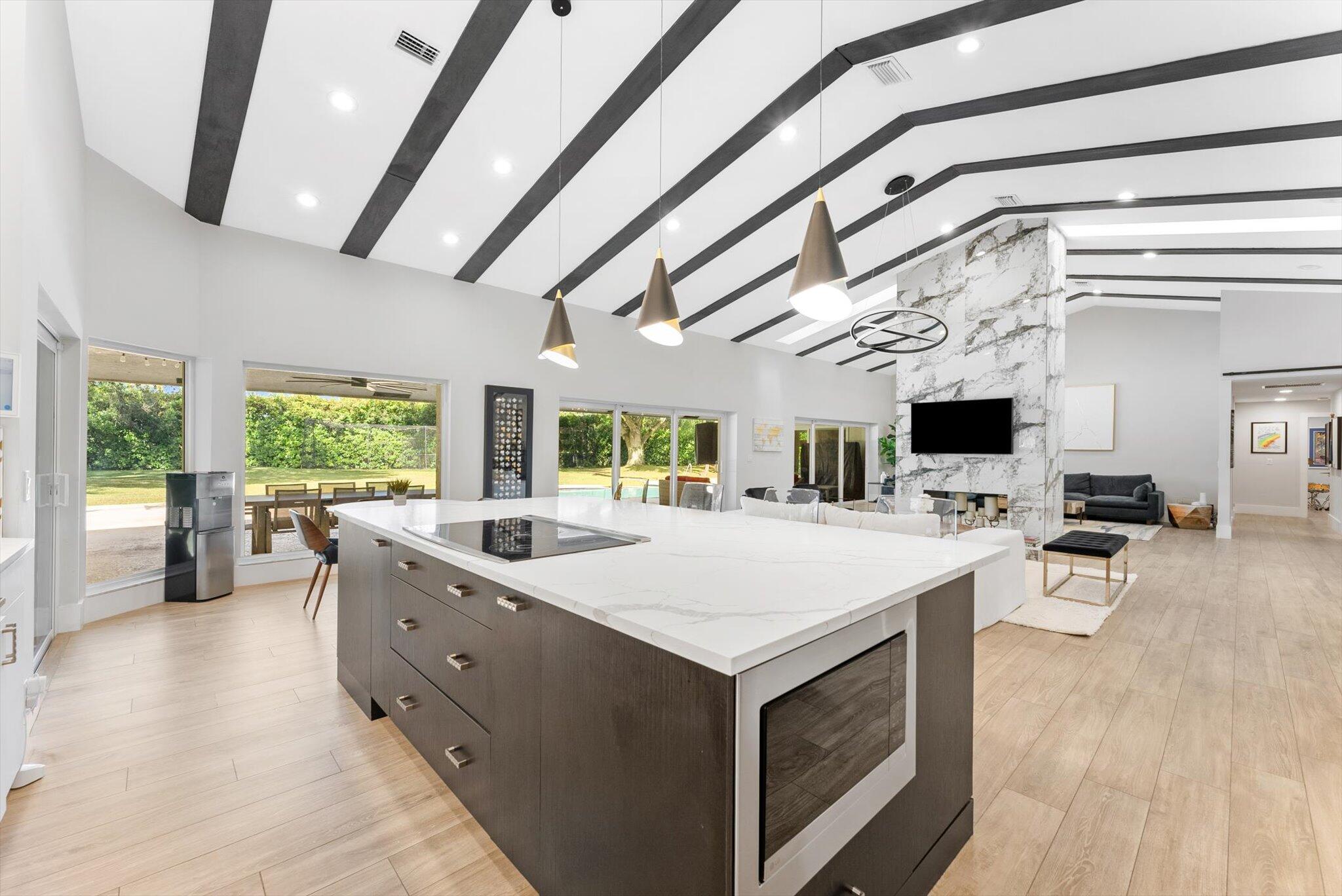 4429 Woodfield Boulevard Boca Raton, FL 33434 - Photo 21 of 61 Kitchen