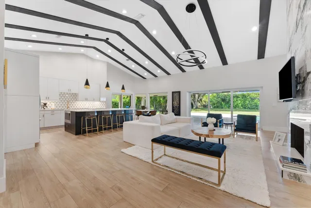 $1,900,000 | 4429 Woodfield Boulevard, Boca Raton, FL 33434