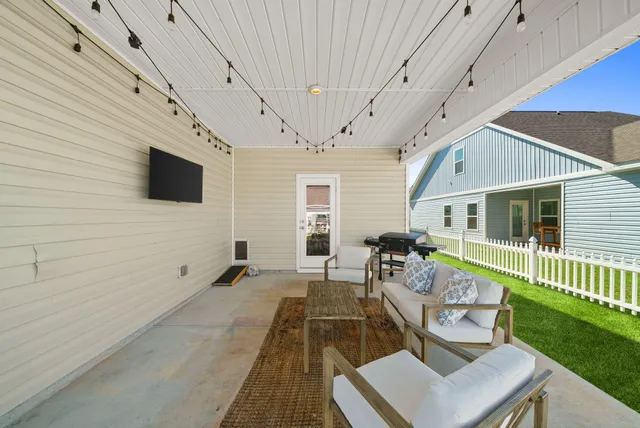 $2,350 | 39 Bluebeech Street, Freeport, FL 32439