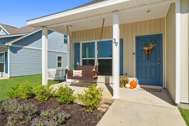 $2,350 | 39 Bluebeech Street, Freeport, FL 32439