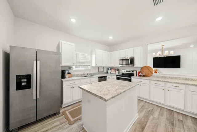 $2,350 | 39 Bluebeech Street, Freeport, FL 32439