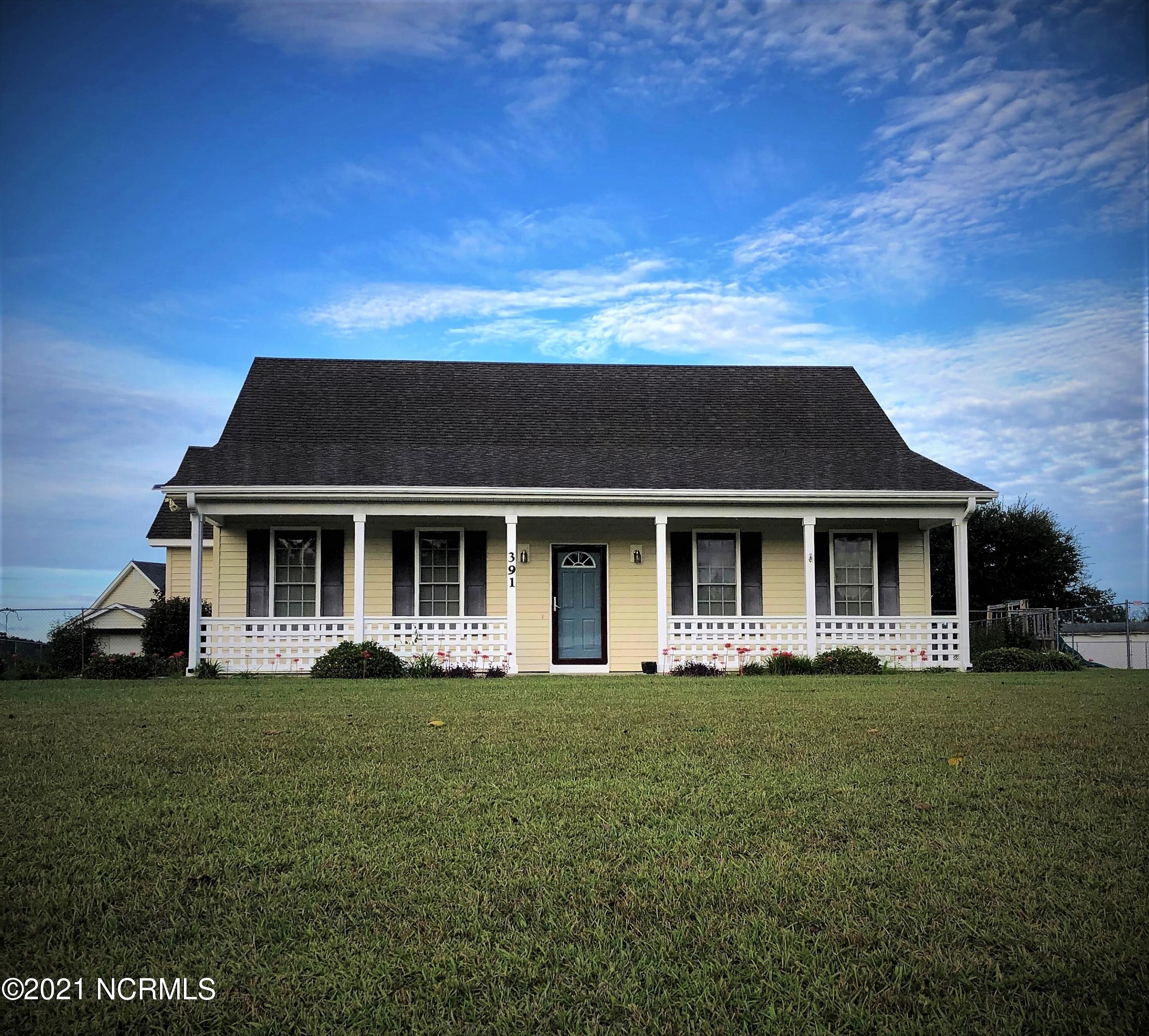 391 Jack Dale Road Wallace, NC 28466 - Photo 1 of 15 391 Jack Dale Road Front View
