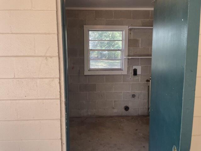 118 Peach Tree Street Paxton, FL 32567 - Photo 19 of 34 a bathroom with a shower