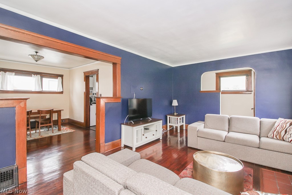 3800 Parkdale Road Cleveland, OH 44121 - Photo 11 of 32