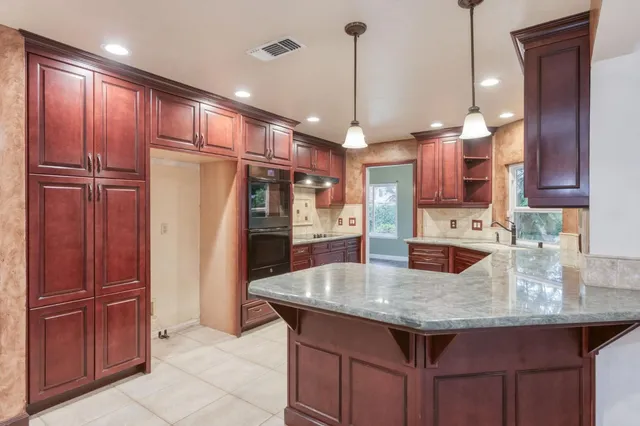 $749,000 | 809 East Catalina Circle, Fresno, CA 93730