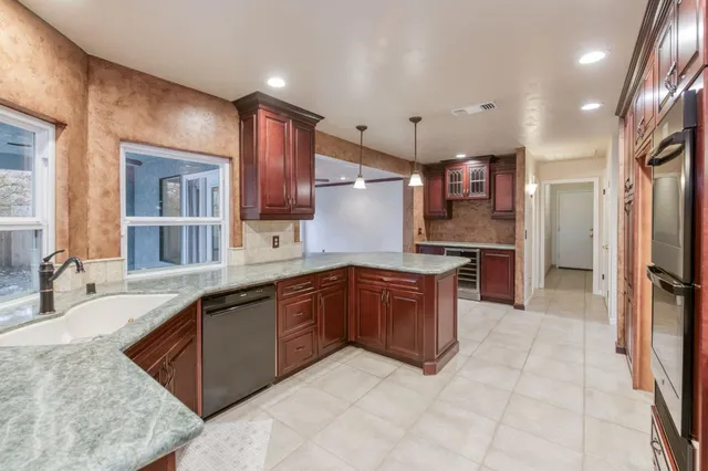 $749,000 | 809 East Catalina Circle, Fresno, CA 93730