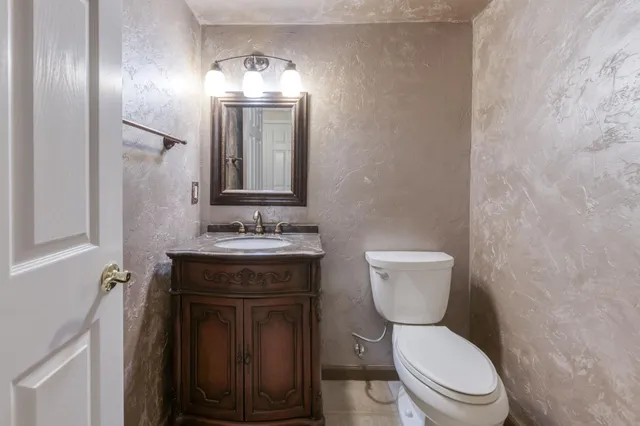 $749,000 | 809 East Catalina Circle, Fresno, CA 93730