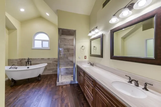 $749,000 | 809 East Catalina Circle, Fresno, CA 93730