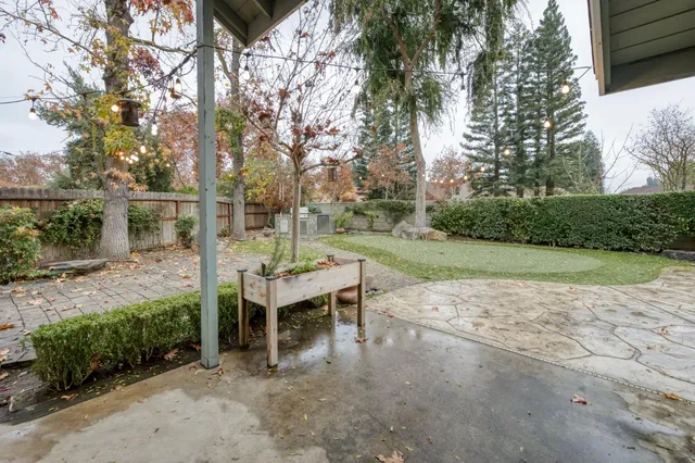 $749,000 | 809 East Catalina Circle, Fresno, CA 93730