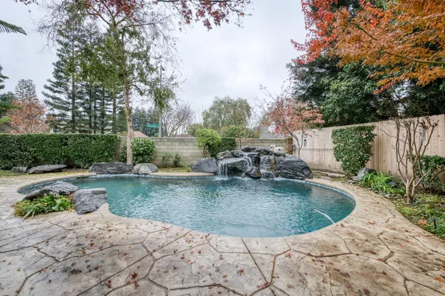 $749,000 | 809 East Catalina Circle, Fresno, CA 93730