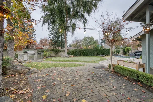 $749,000 | 809 East Catalina Circle, Fresno, CA 93730