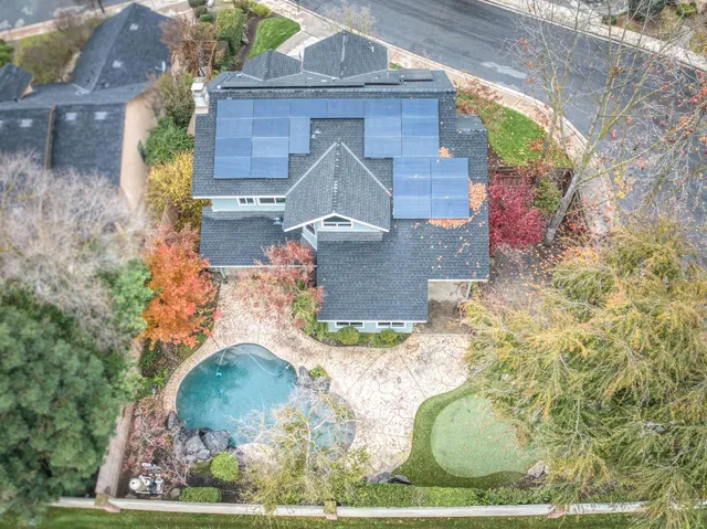 $749,000 | 809 East Catalina Circle, Fresno, CA 93730